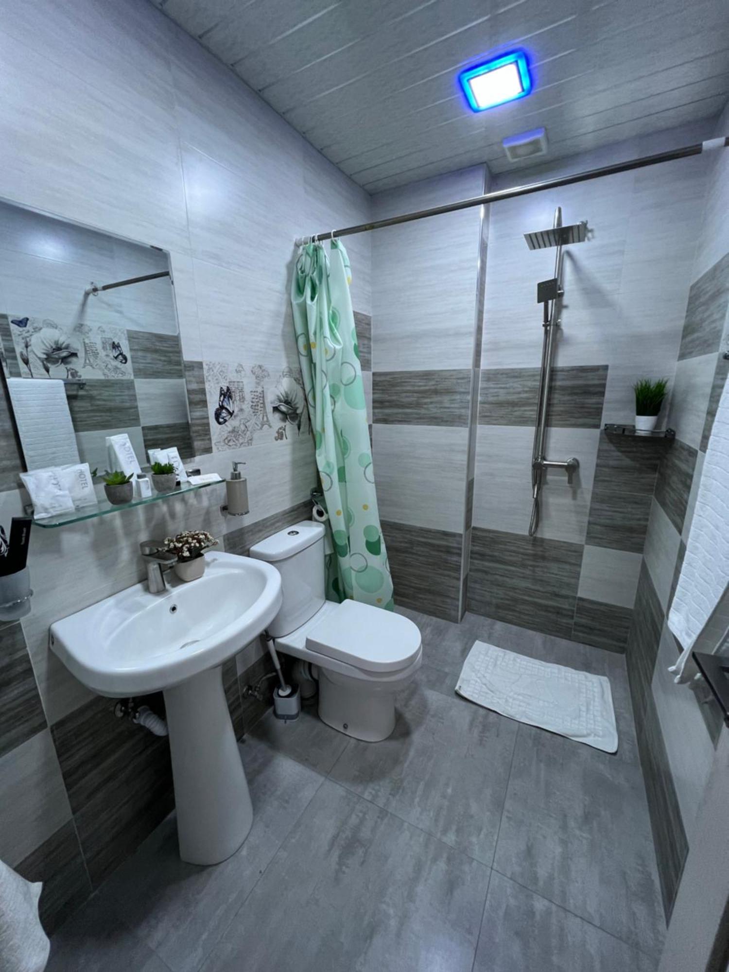 Cosy Apartment With Good Location Self Check In Yerevan Exterior photo